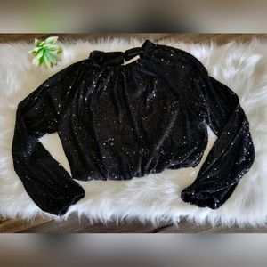 New with tags Sincerely Jules Medium Sequin Crop Top in Black